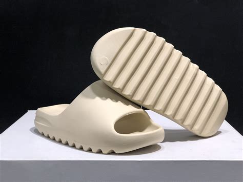 yeezy slides under 10 dollars